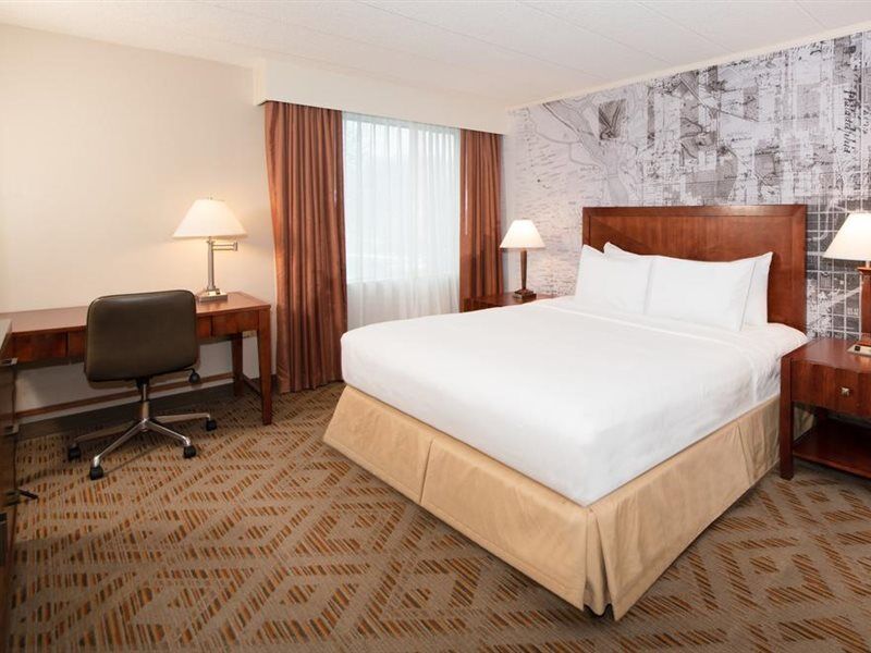 Doubletree Suites By Hilton Hotel Philadelphia West Plymouth Meeting Buitenkant foto